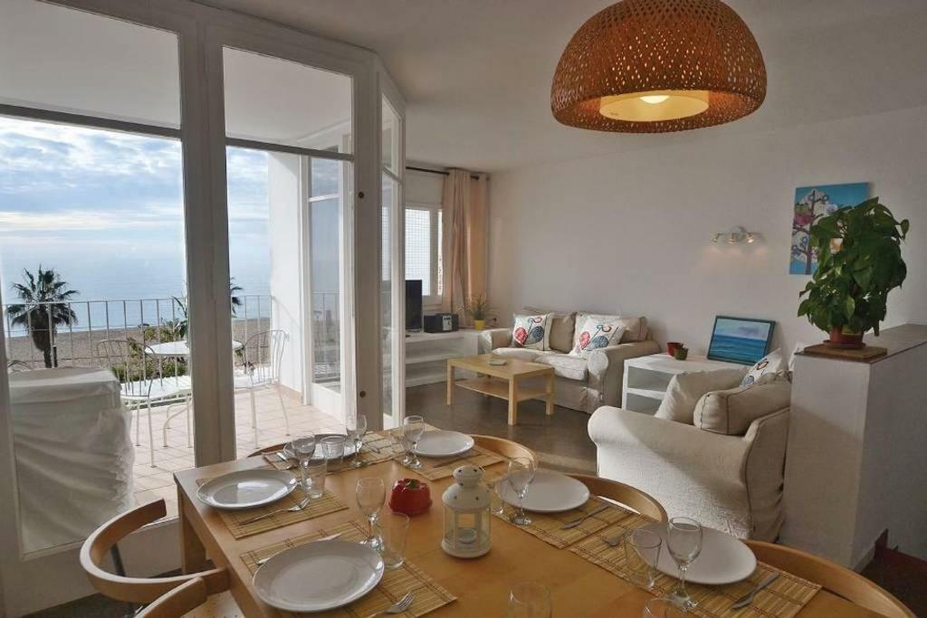 Appartement Duplex En Frente De La Playa Al Lado De Barcelona à Canet De Mar Extérieur photo